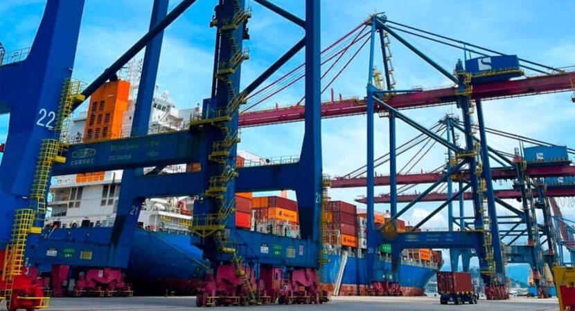 A Santos Brasil, referência em operações portuárias e logísticas, abre novas vagas de emprego; Oportunidades para coordenadores, analistas, assistente e mais